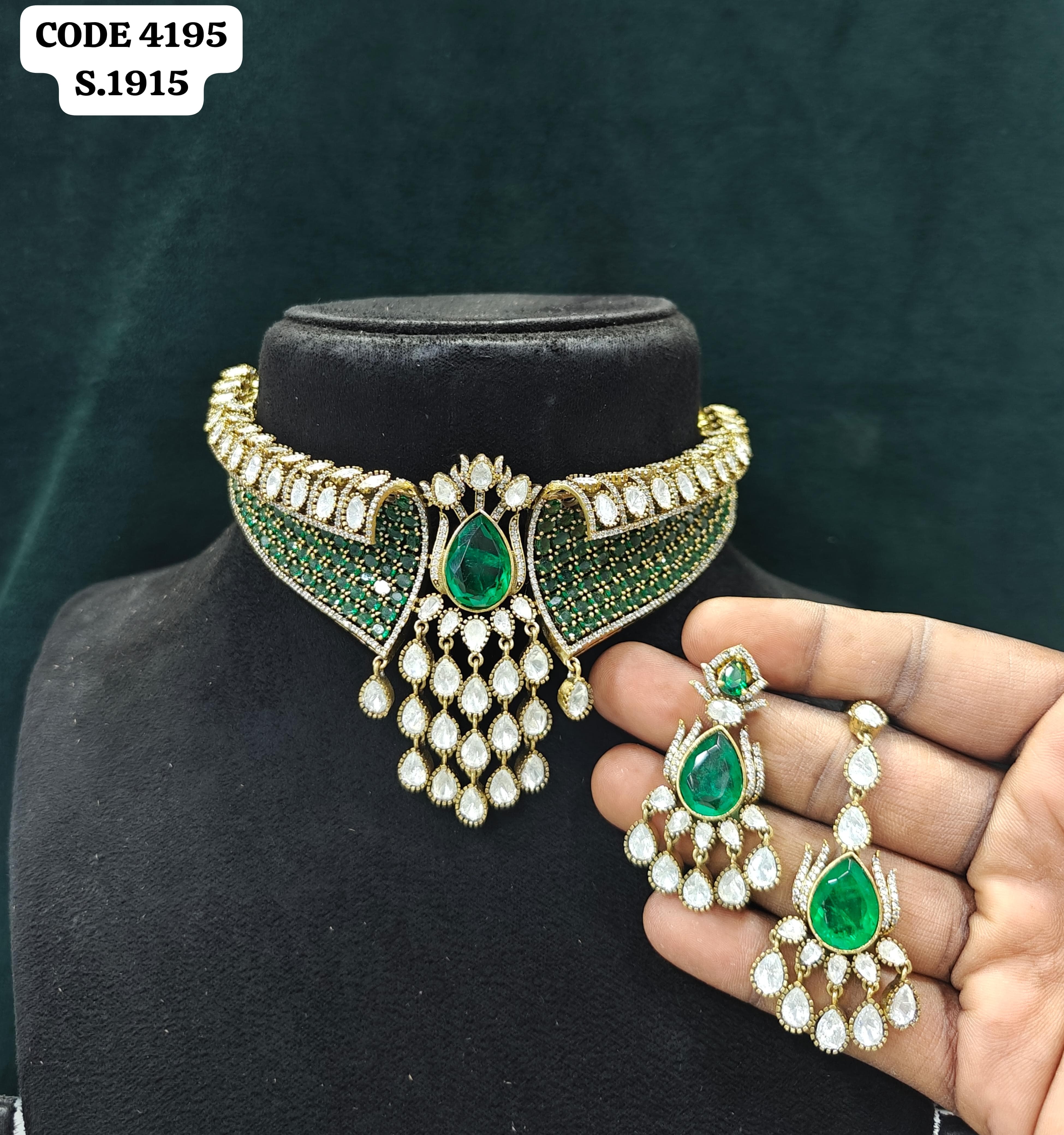 Necklace Set 061